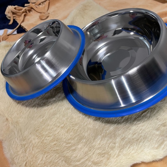 All Kinds of Pet Feeders - Picture 10 of 15